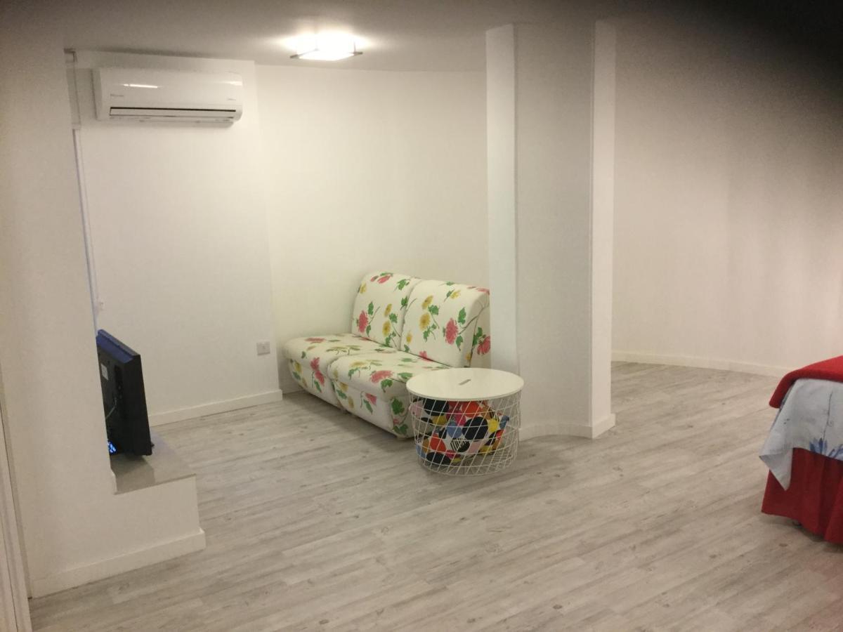Red Cozy Stay Limisso Esterno foto