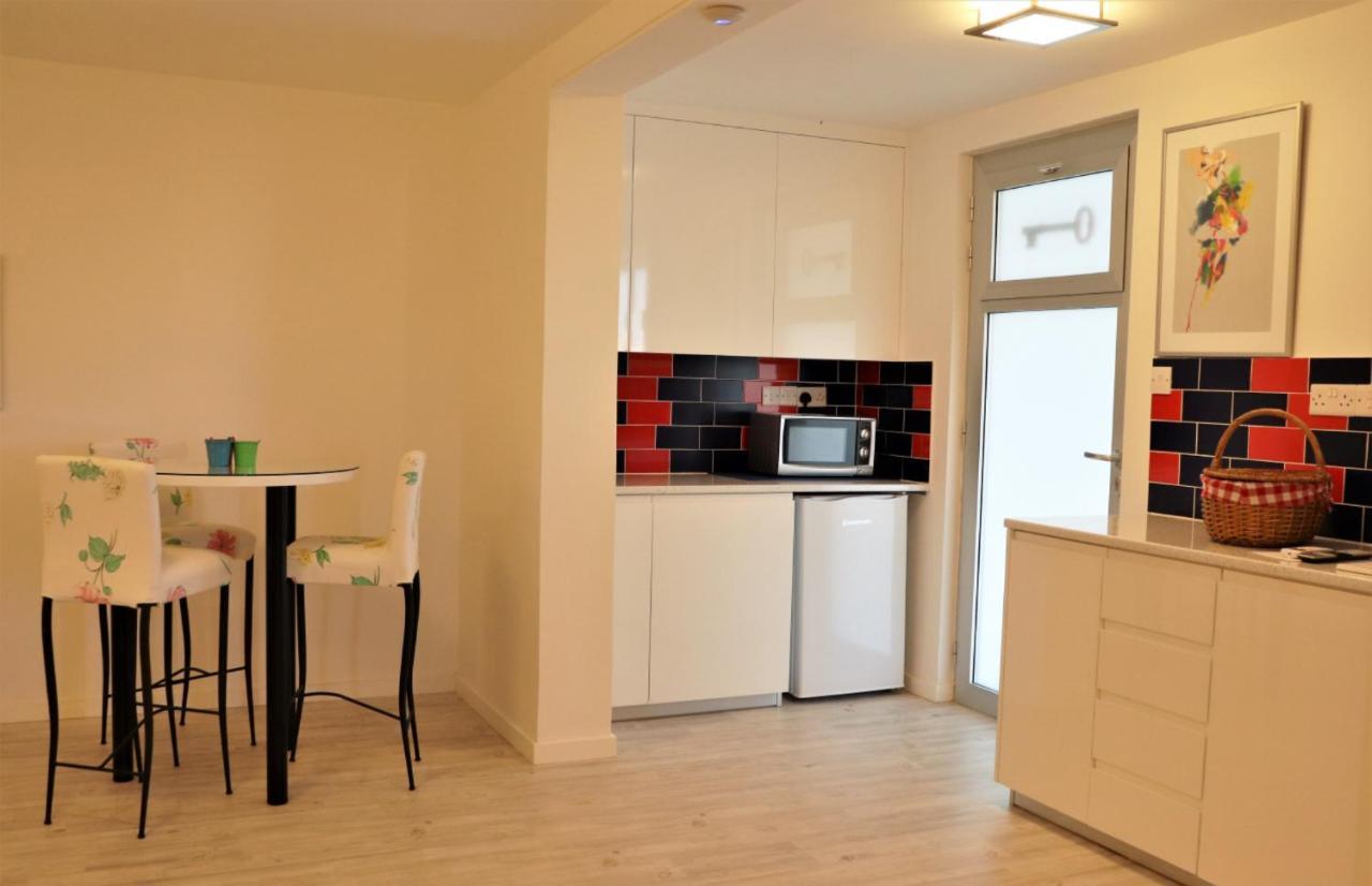 Red Cozy Stay Limisso Esterno foto